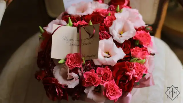 Vir&aacute;gdoboz Elragad&oacute;